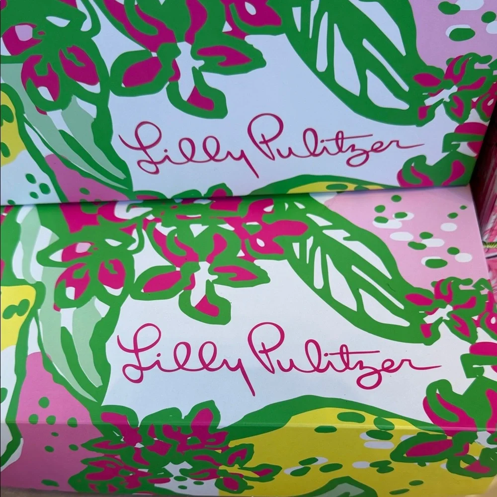 Lilly Pulitzer Set Of 5 Floral Gift Boxes in Pink, Green, Yellow And Blue - Picture 2 of 6